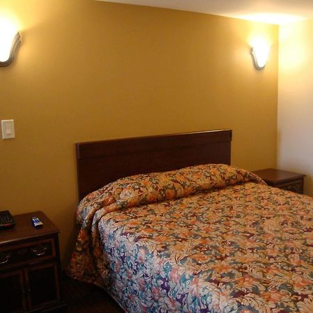 Oasis Motel In Brooklyn New York Room photo